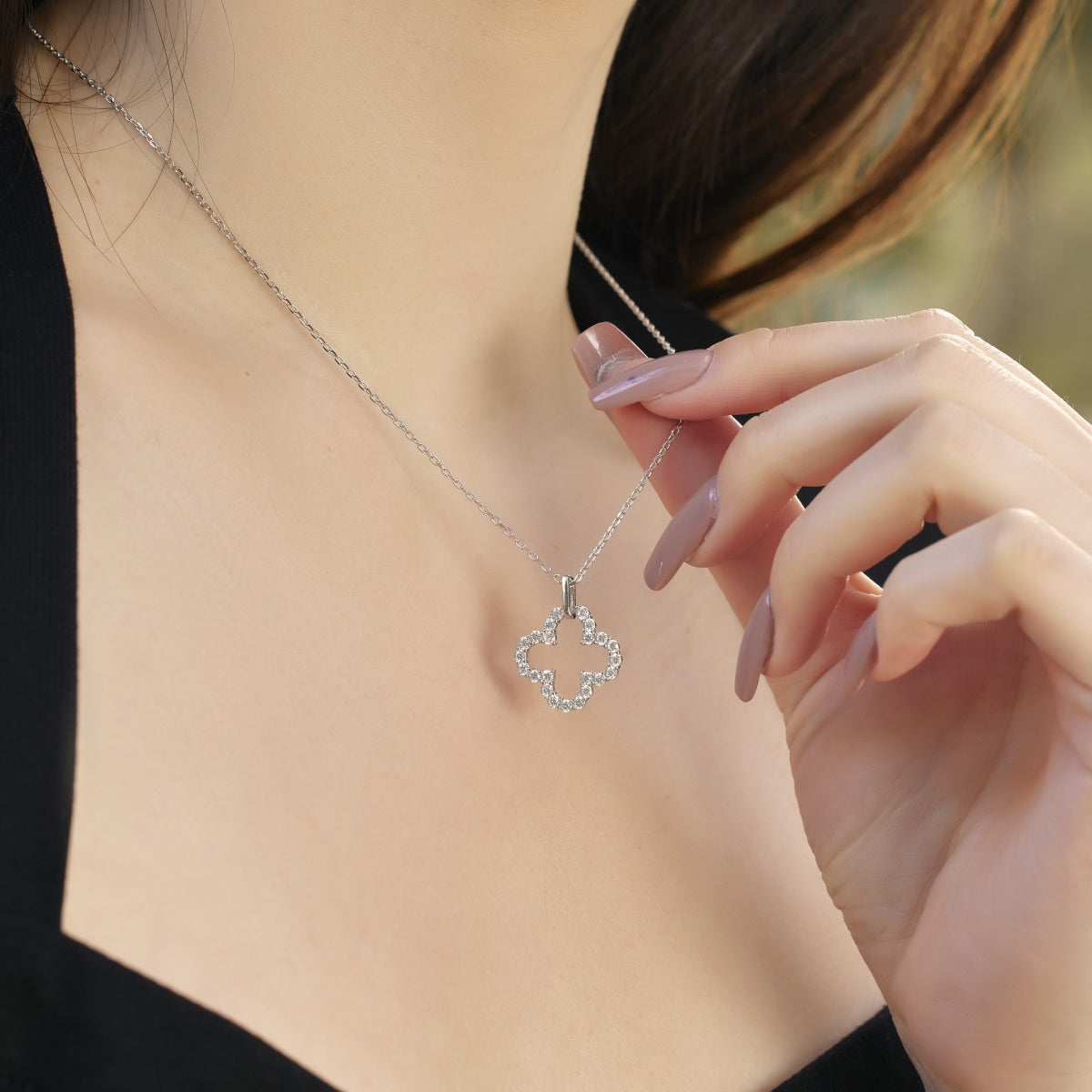 [Clover Jewels]Four-Leaf Clover Hollow Design Exquisite Necklace