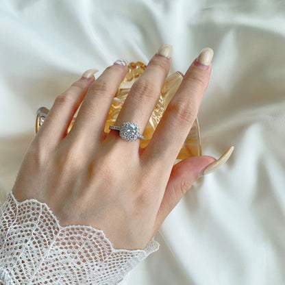 [Clover Jewels]Dazzling Resplendent Round Cut Wedding Ring