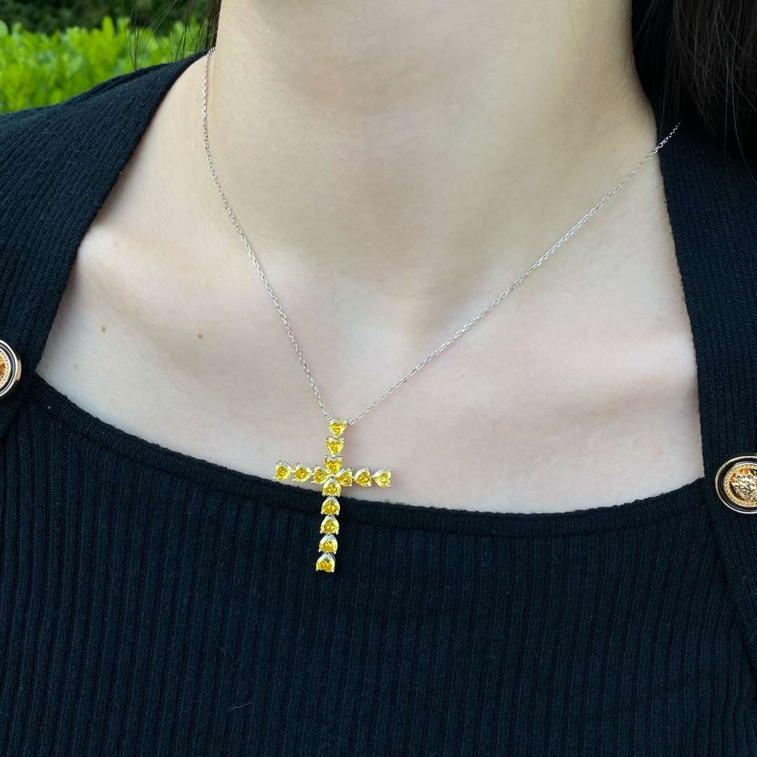 [Clover Jewels]Radiant Cross Shape Necklace