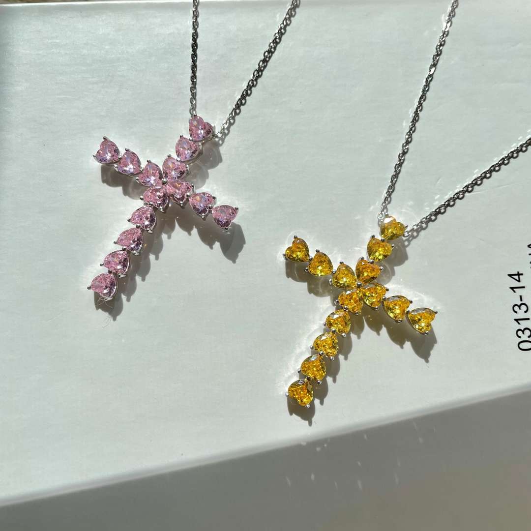 [Clover Jewels]Radiant Cross Shape Necklace