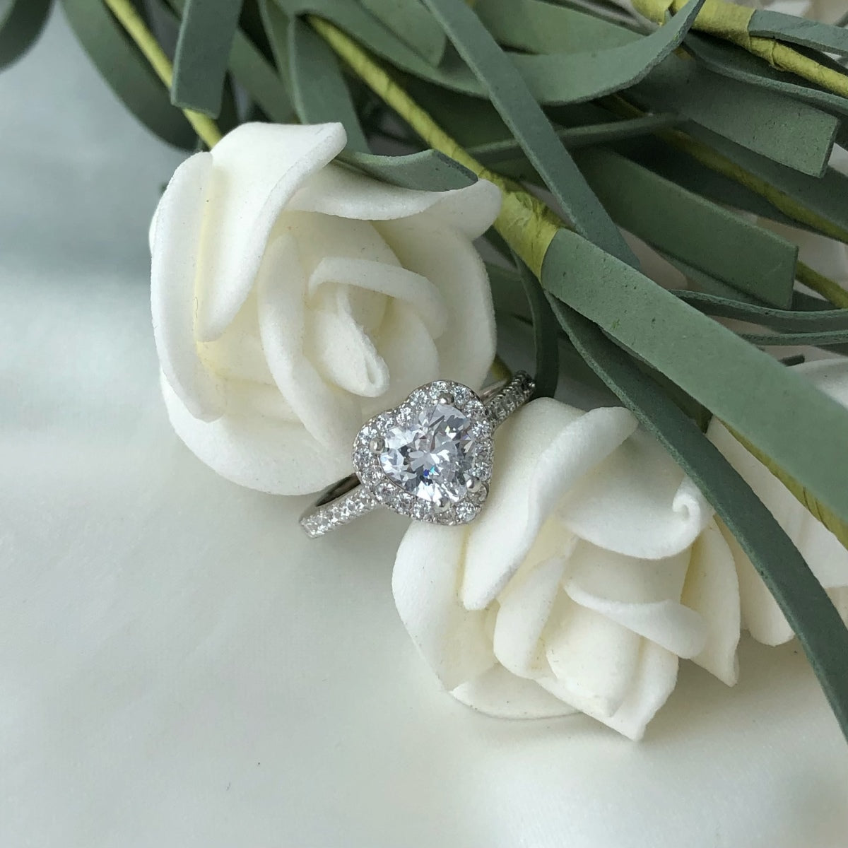 [Clover Jewels]Eternity Splashy Romantic Heart Shape Lover Ring