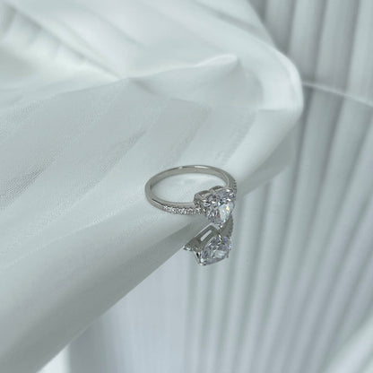 [Clover Jewels]2.0 Carat Dazzling Lustrous Heart Cut Lover Ring