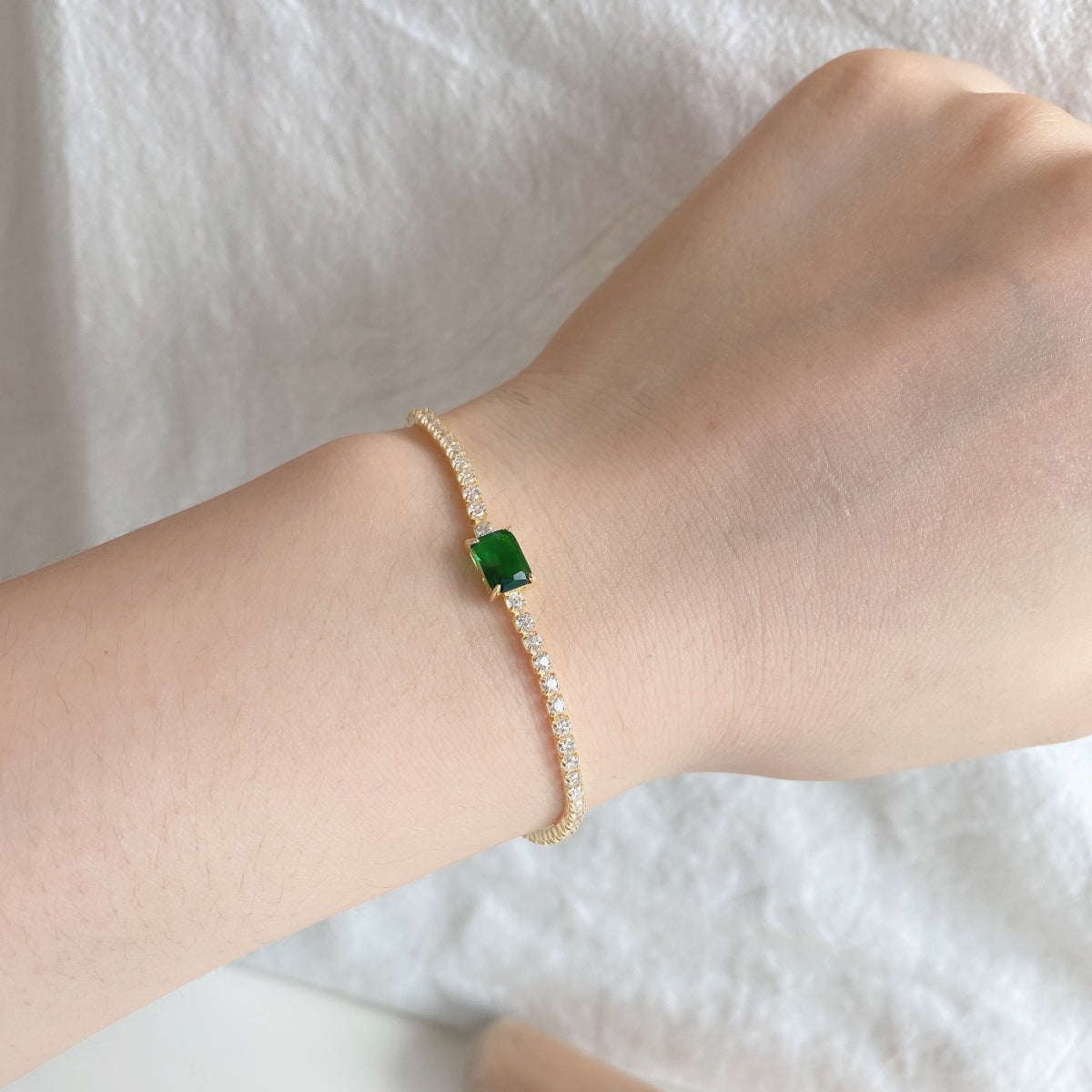 [Clover Jewels]1.0 Carat Unique Emerald Cut Banquet Bracelet