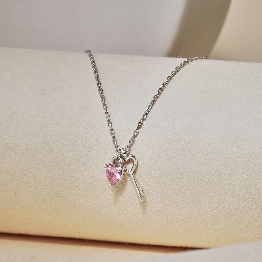 [Clover Jewels]Unique Heart Shape Key Pendent Necklace