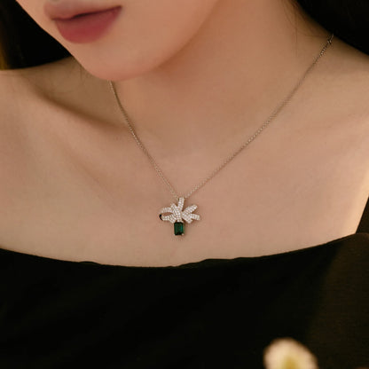 [Clover Jewels]Luxurious Flower Shape Emerald Cut Necklace