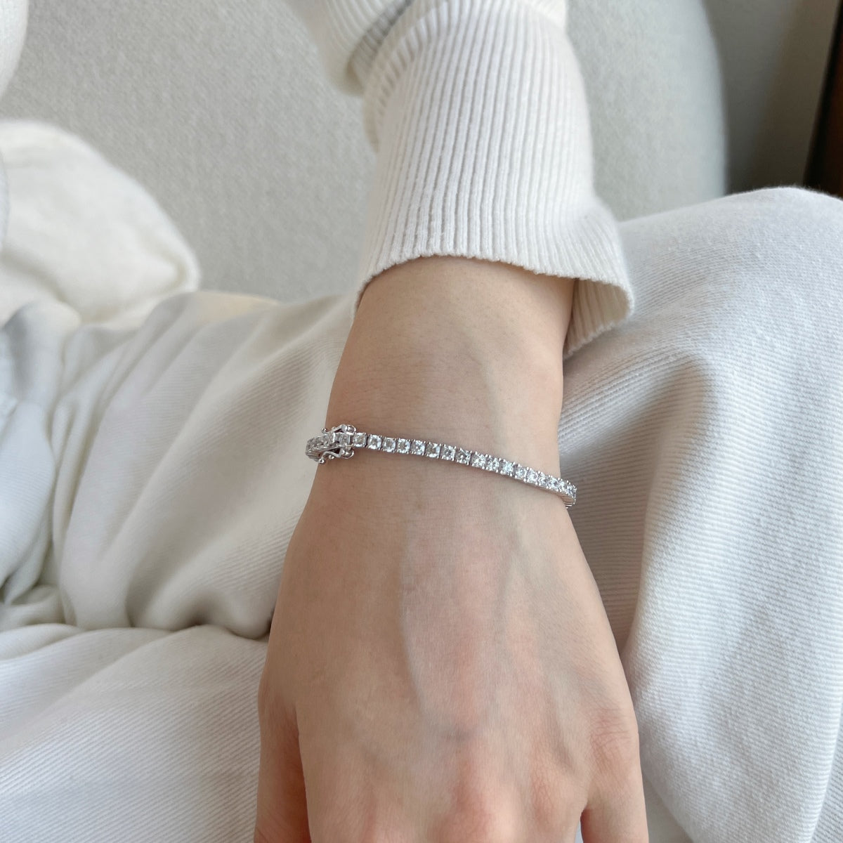 [Clover Jewels]Dainty Charming Round Cut Tennis Bracelet