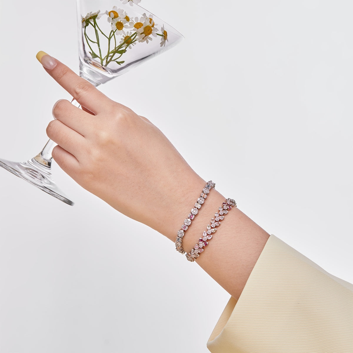 [Clover Jewels]Dainty Exquisite Flower Shape Daily Bracelet