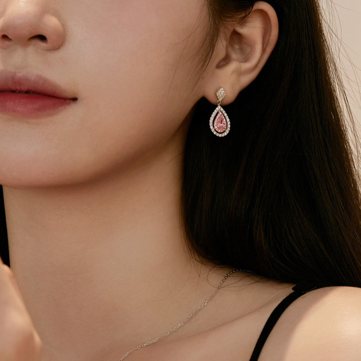 [Clover Jewels]Ornate Delicate Water Drop Shape Banquet Earrings