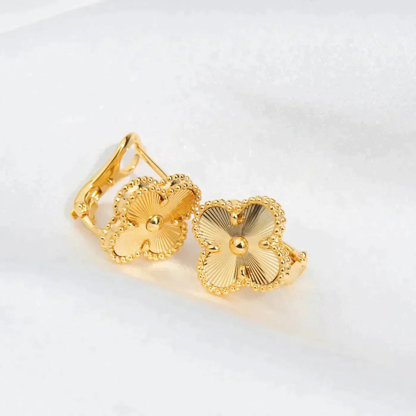 [Clover Jewels]CLOVER MEDIUM 1 MOTIFS LASER EARRINGS