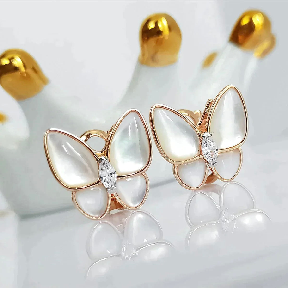 [Clover Jewels]BUTTERFLY MOP DIAMOND EARRINGS