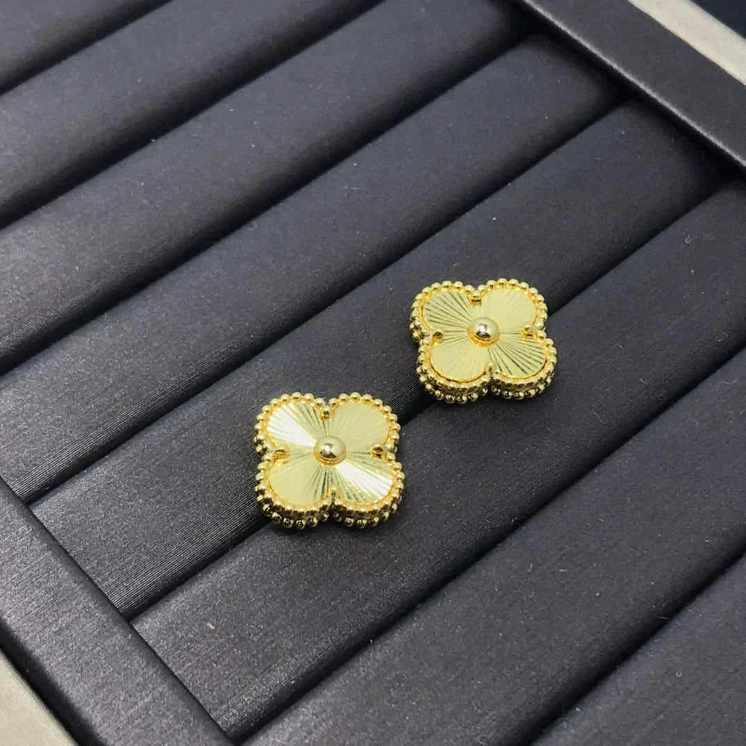 [Clover Jewels]CLOVER MINI 9.5MM LASER EARRINGS