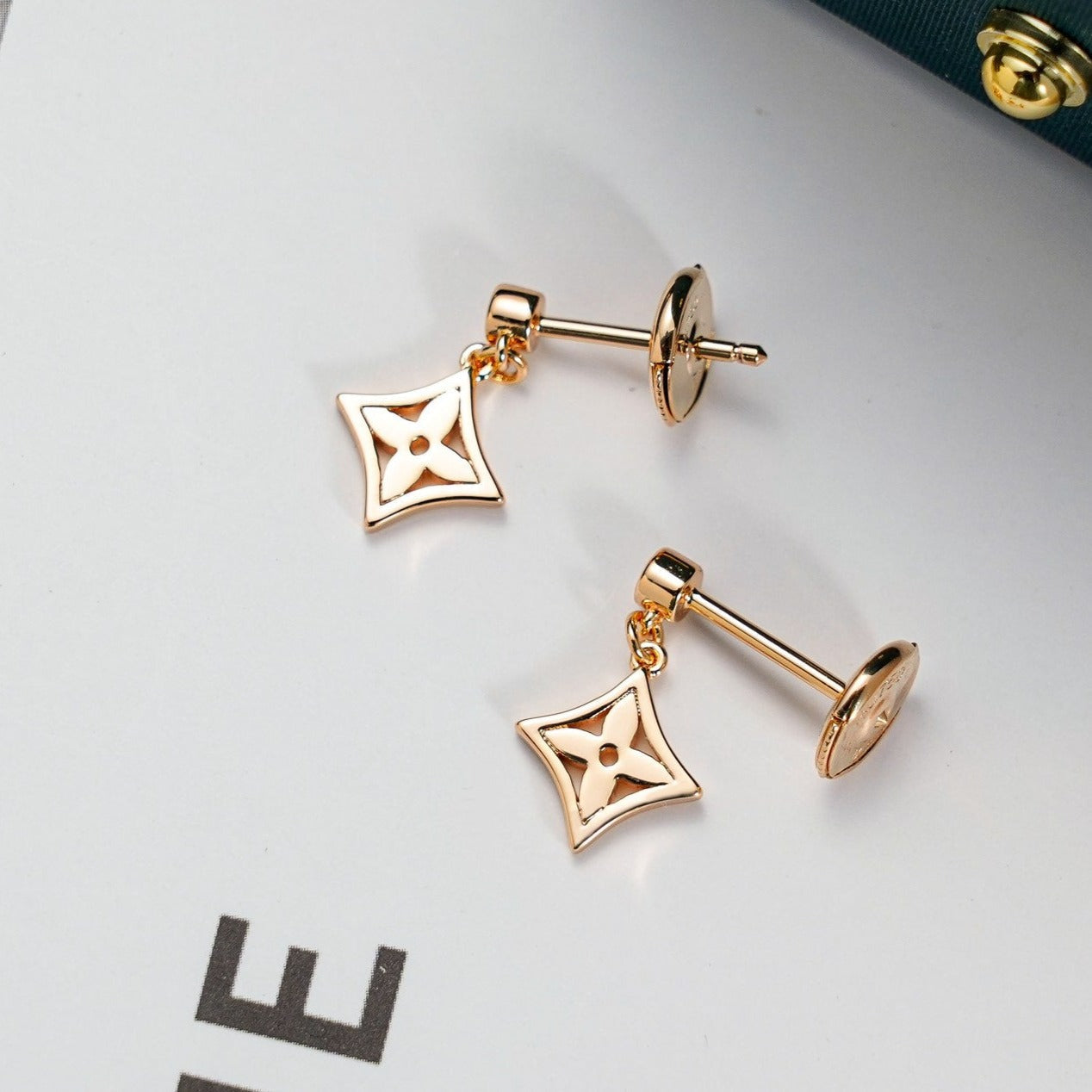 [Clover Jewels]STAR EARRINGS GOLD