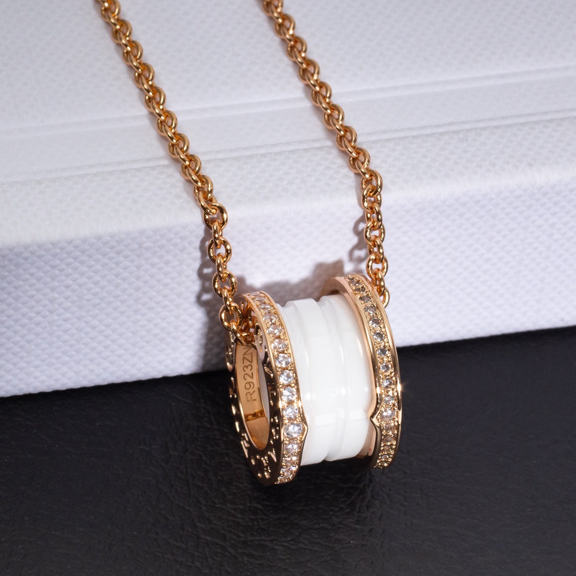 [Clover Jewels]ZERO 1 WHITE CERAMIC PINK GOLD DIAMOND NECKLACE