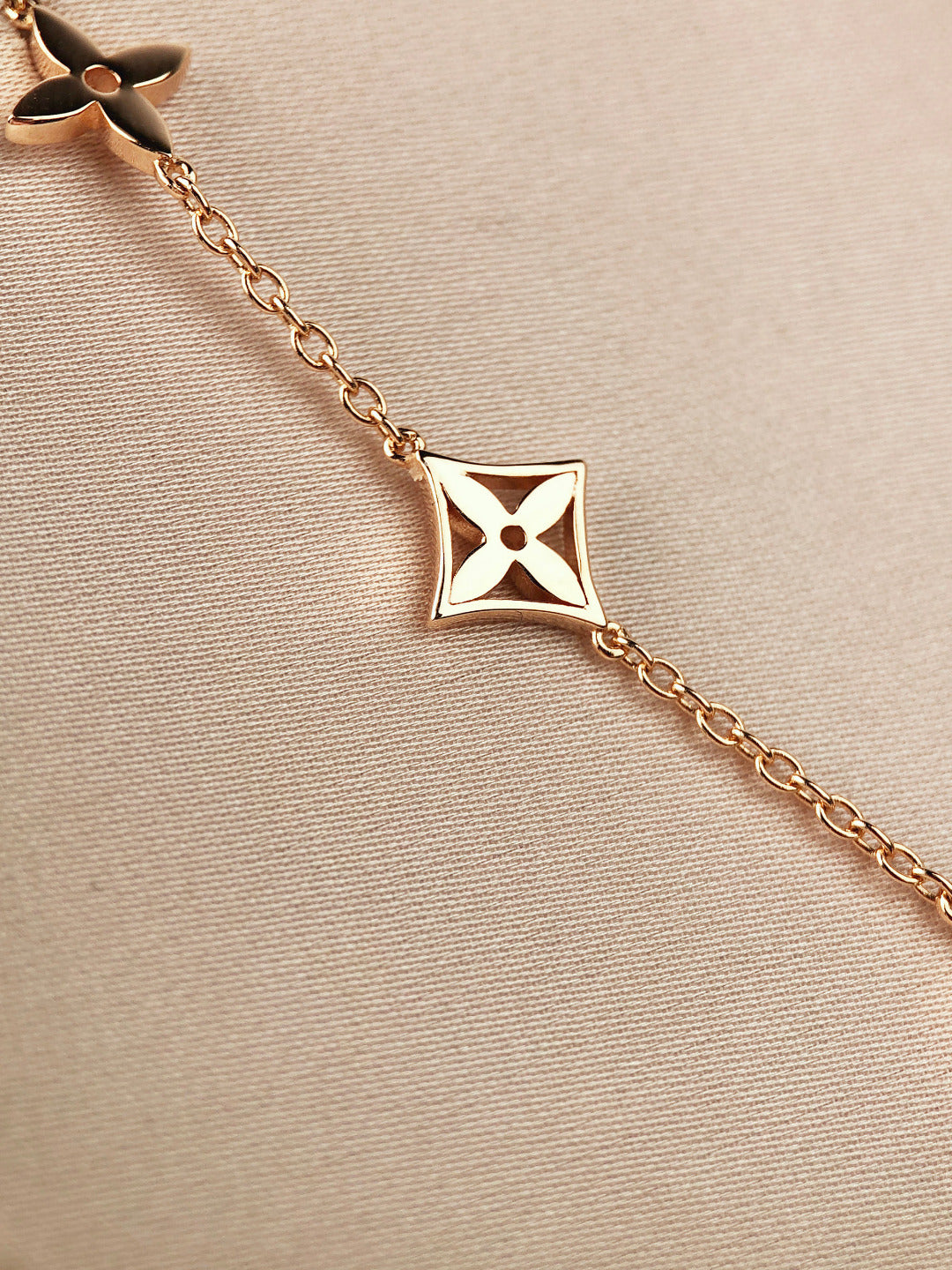 [Clover Jewels]STAR AND SUN 7 MOTIFS GOLD BRACELET