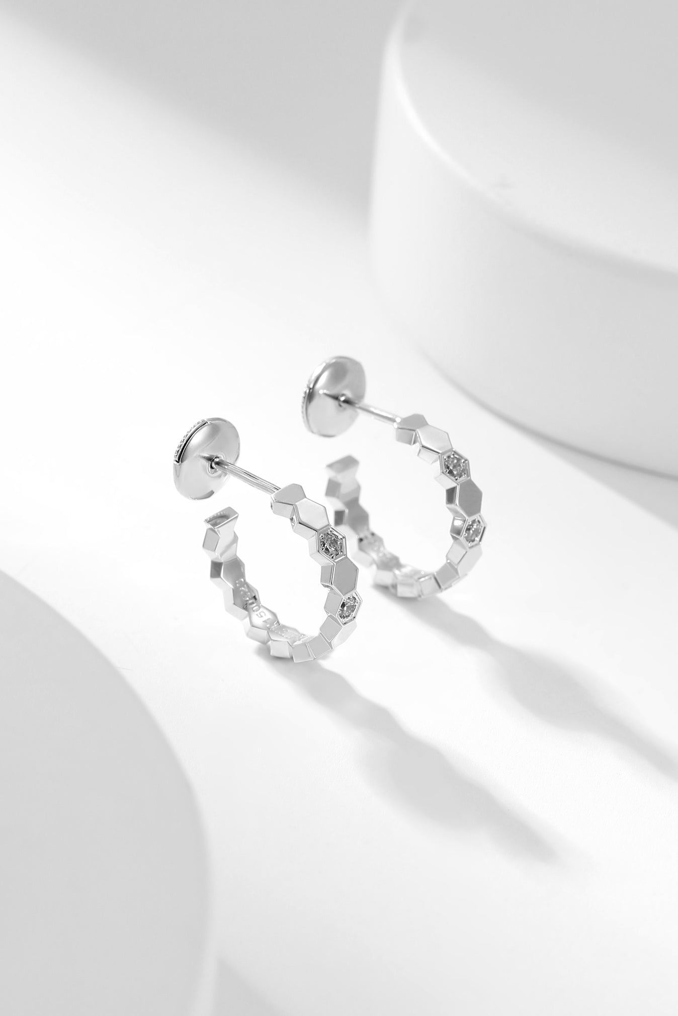 [Clover Jewels]BEE LOVE DIAMOND HOOP EARRINGS