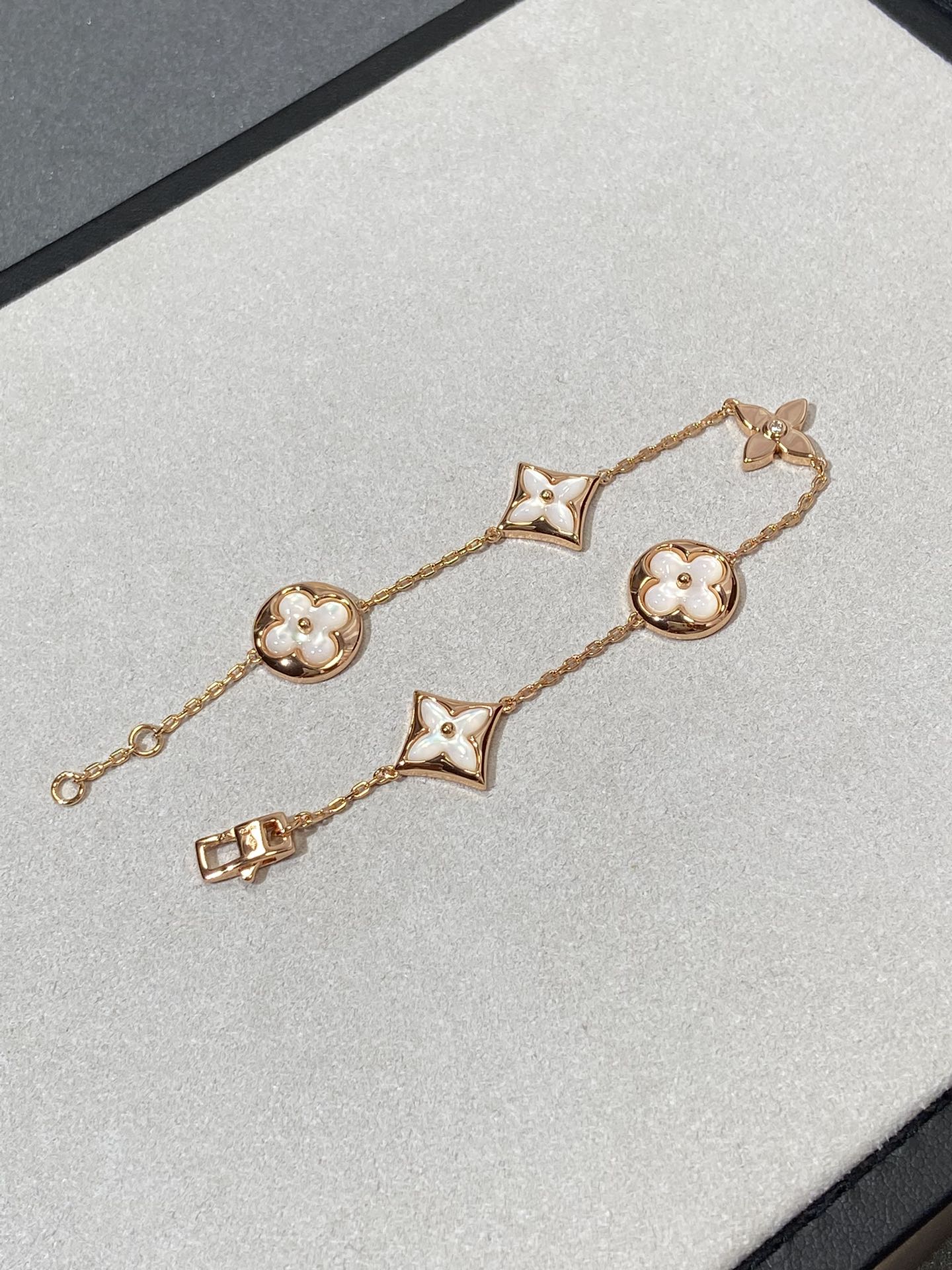 [Clover Jewels]STAR AND SUN 5 MOTIF MOP PINK GOLD BRACELET