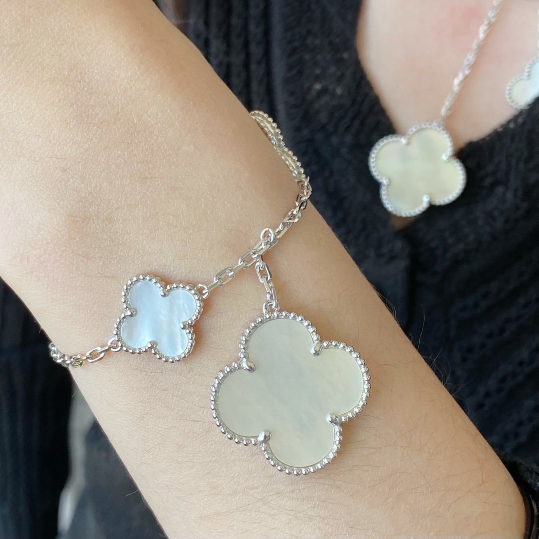 [Clover Jewels]CLOVER 5 MOTIF WHITE MOP SILVER BRACELET