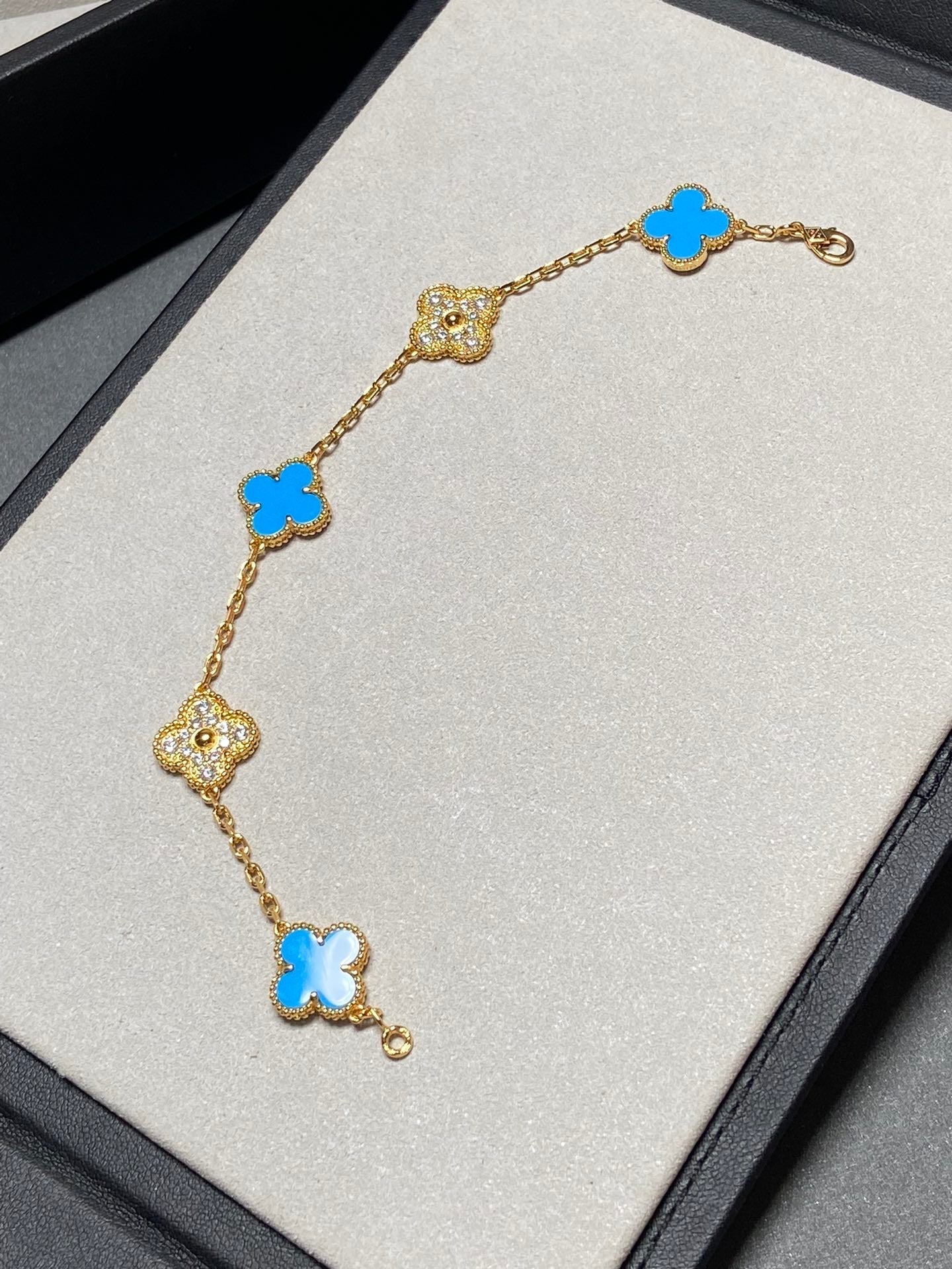 [Clover Jewels]CLOVER 5 MOTIF BLUE CHALCEDONY DIAMOND GOLD BRACELET