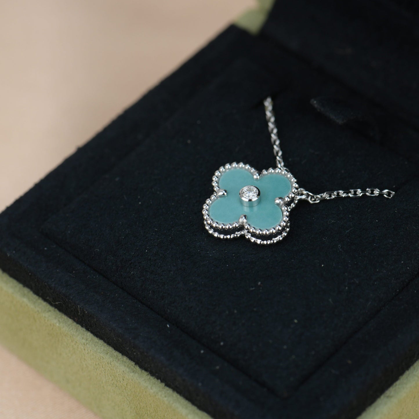 [Clover Jewels]CLOVER 15MM DIAMOND SVRES PORCELAIN  NECKLACE SILVER