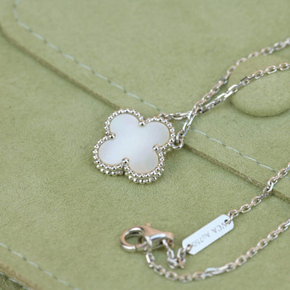 [Clover Jewels]CLOVER  15MM WHITE MOTHER-OF-PEARL SILVER