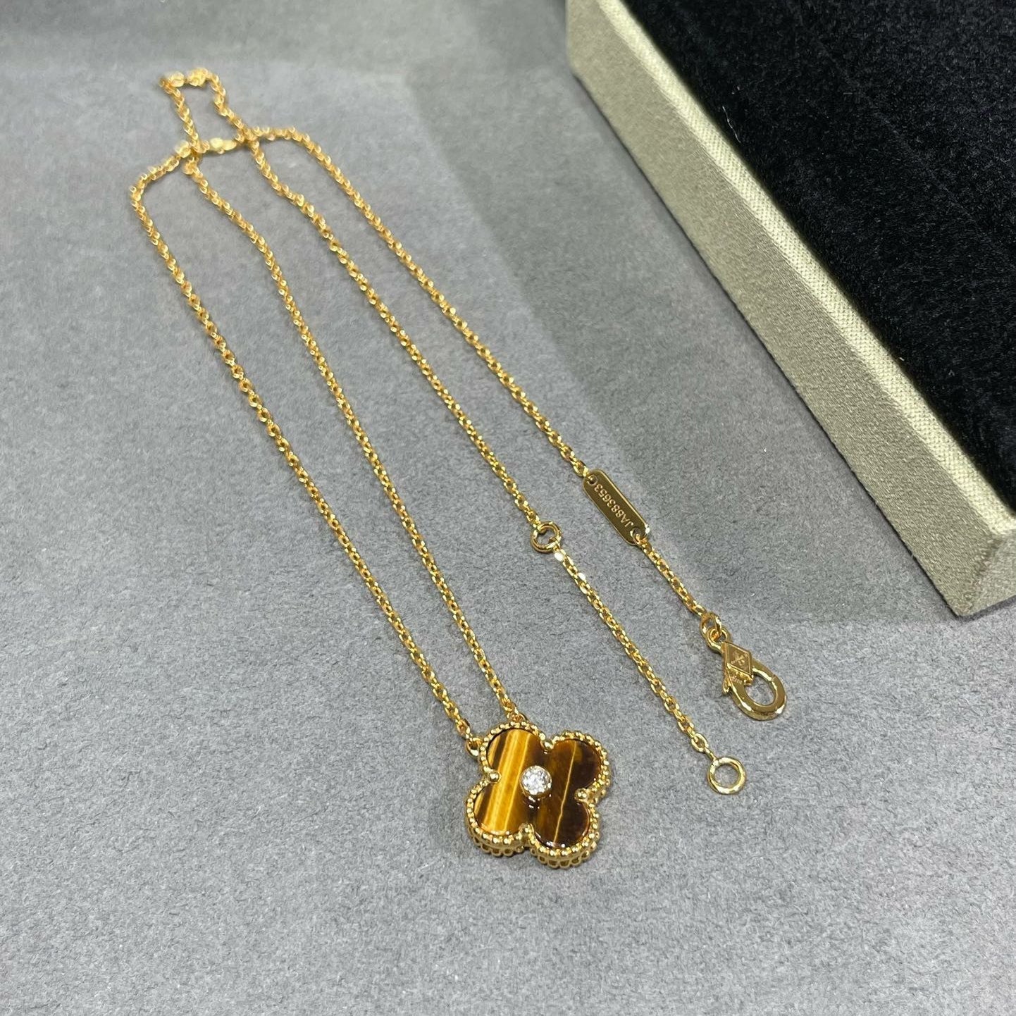 [Clover Jewels]CLOVER 15MM DIAMOND AND YELLOW TIGER'S EYE AGATE necklace