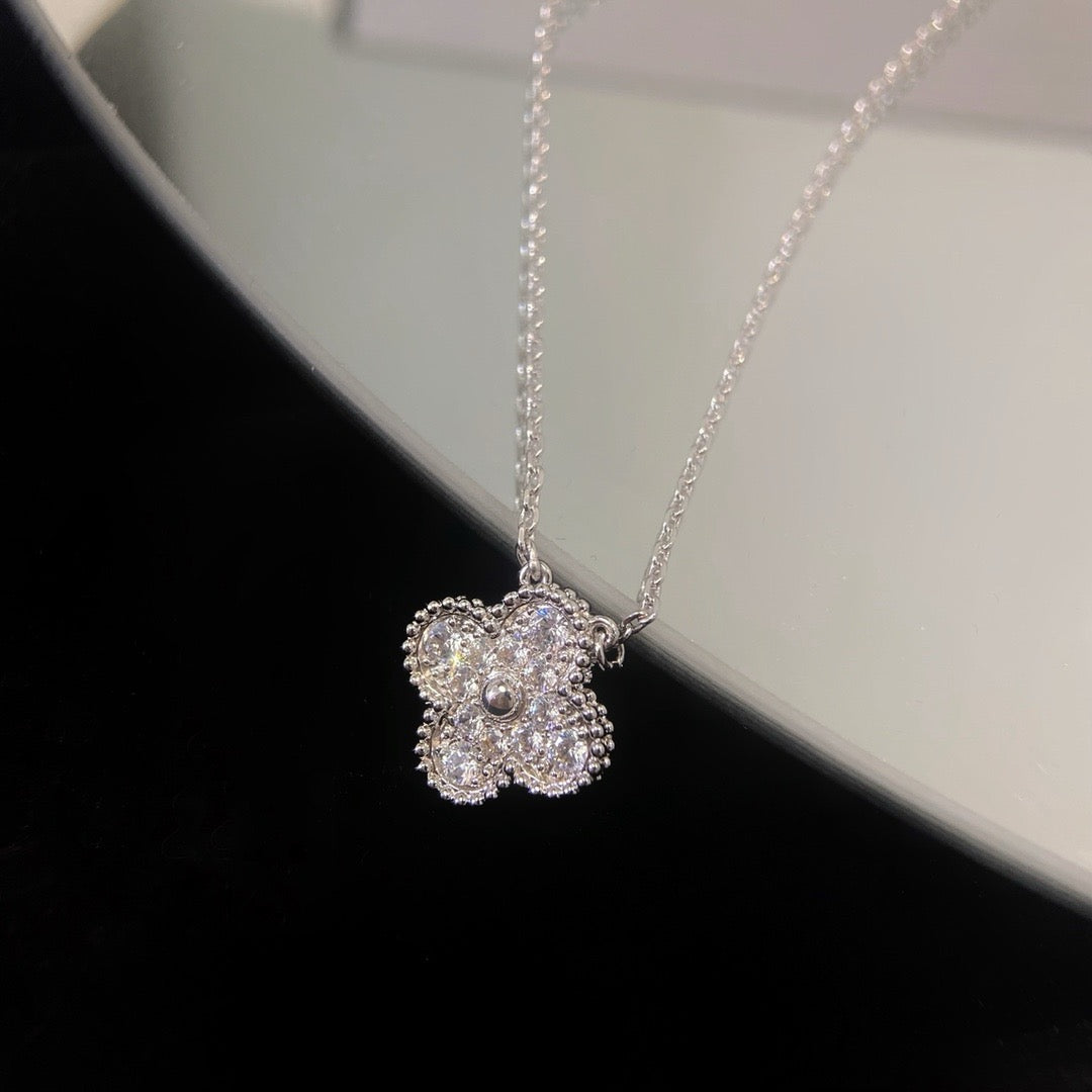 [Clover Jewels]CLOVER 15MM DIAMOND SINGLE FLOWER NECKLACE