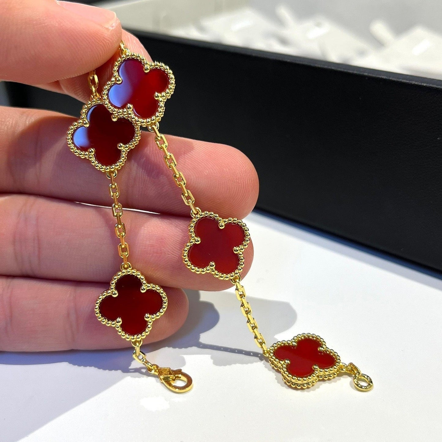 [Clover Jewels]CLOVER 5 MOTIFS RED AGATE  BRACELET